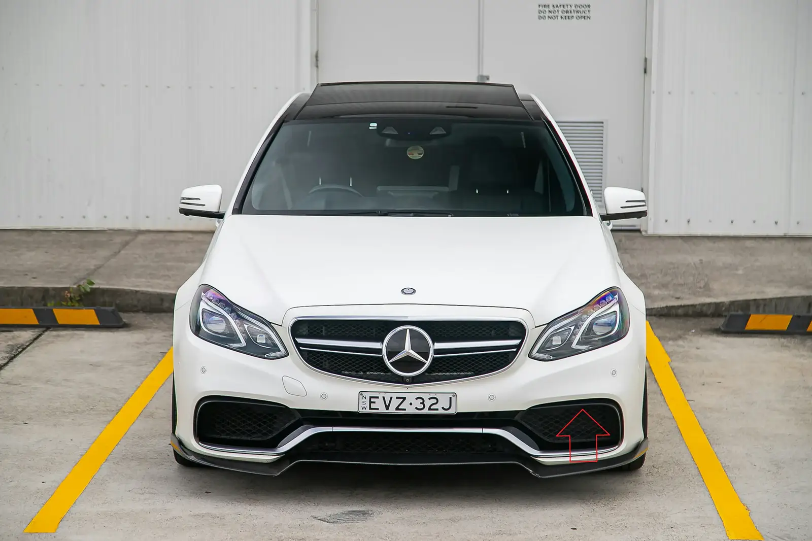 Mercedes E Serisi W212 AMG E63 Ön Tampon Nikelajı Üst Sol