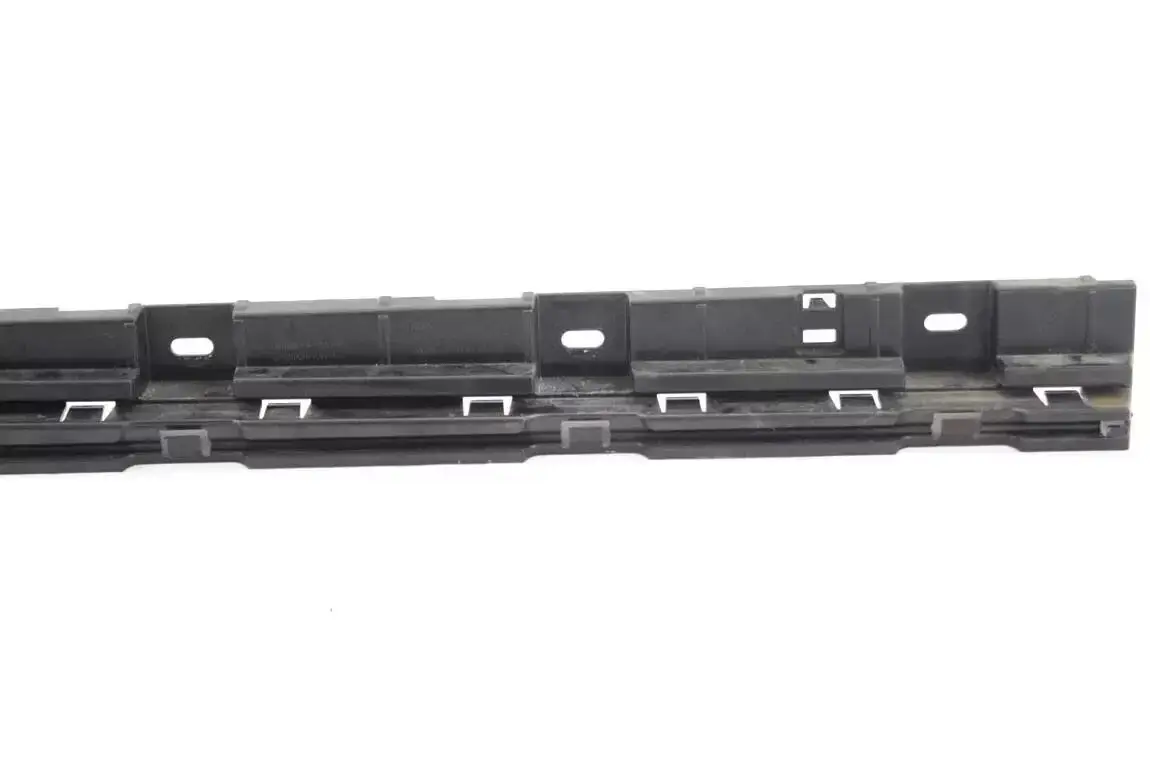 BMW F10 Front Inner Right Skirt Bracket | GKL 340417