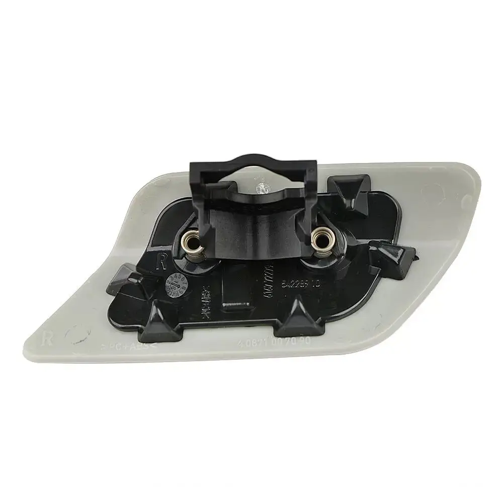 BMW E90 Right Headlight Washer Cover | GKL 341092