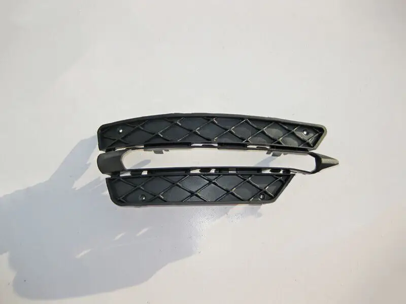 Mercedes C-Class W204 Front Right Bumper Grille | ITHAL
