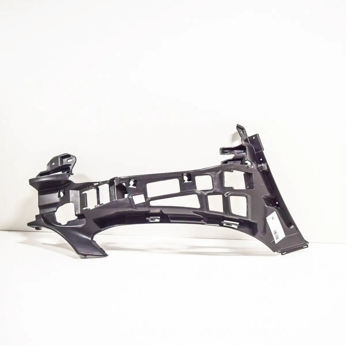 Mercedes C-Class W205 Front Right Bumper Bracket | ITHAL