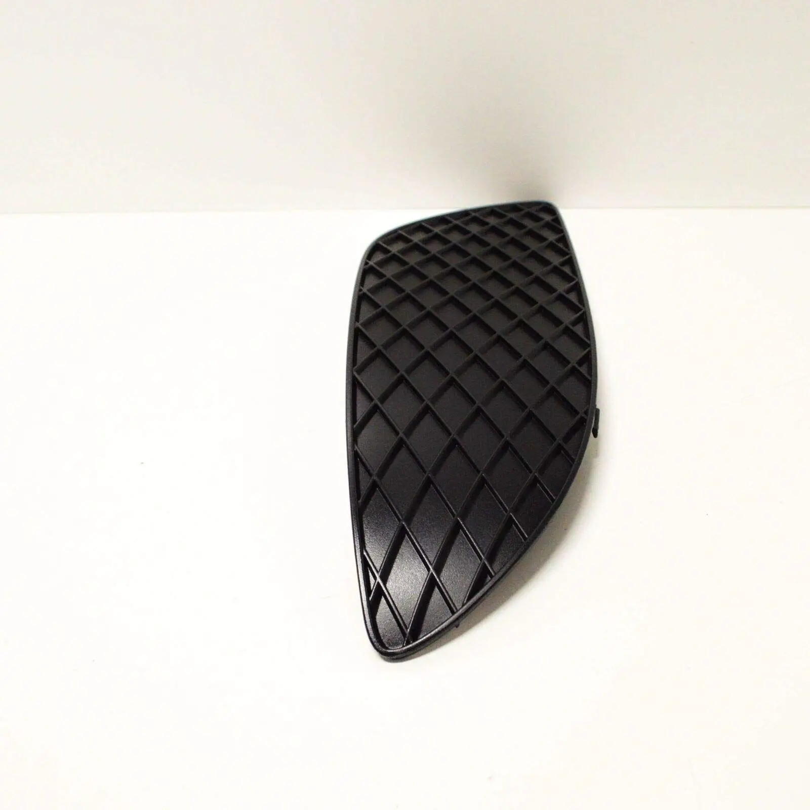 Mercedes Vito W639 Front Bumper Grille | ITHAL A6398850353