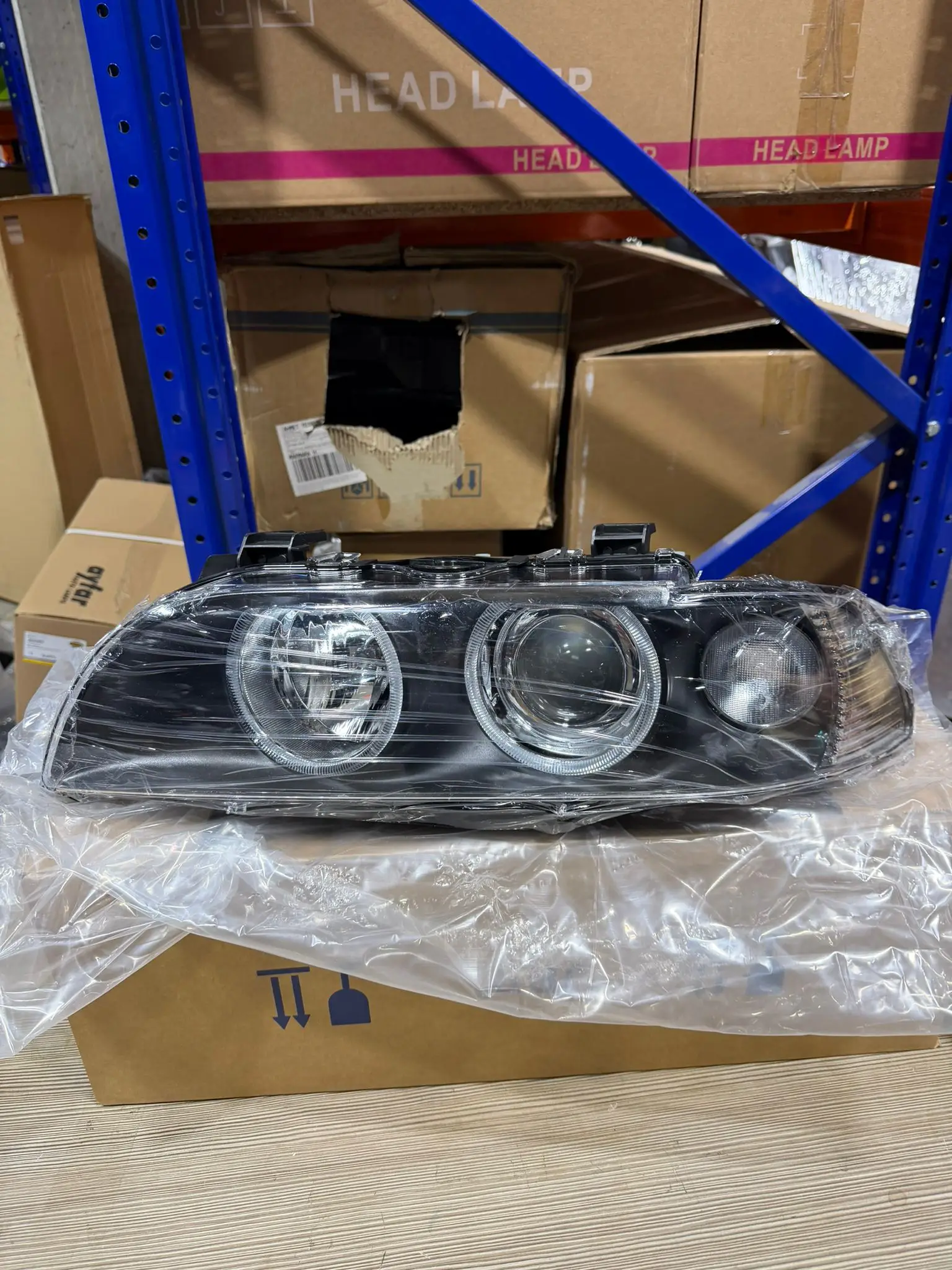 BMW 5 Serisi E39 Komple Far Sinyal Zemin Hella Tip 2000-03 Sol Beyaz Siyah | CARTEK TPBMWE39L