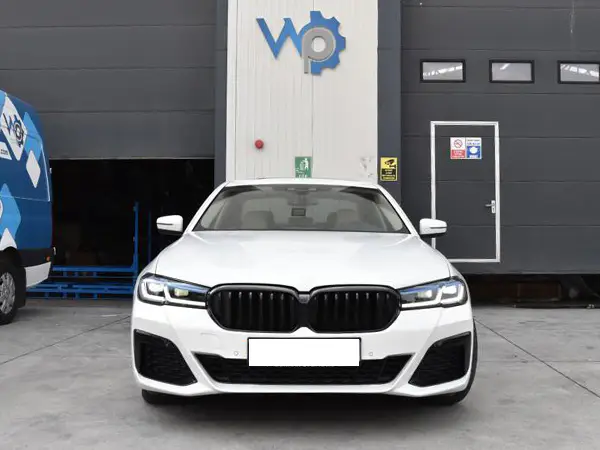 BMW 5 Serisi G30 M-Tech 2016-2018 Gövde Kiti [DONUSUM => G30-LCI] Park Sensörlü:Ön ve Arka, Çift Egzoz Çıkışlı (Tek+Tek) Egzoz Çıkışlı, Marşpiyelli, Panjururlu, Far/Stop | WENDER BA2302212