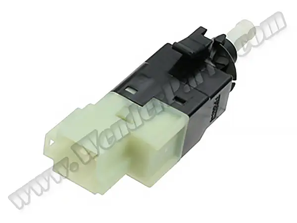 Mercedes C Serisi W203 Fren Pedal Şalteri 4-Fişli | WENDER MA0015453809