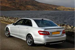 Mercedes E Serisi W212 2009-2016 Gövde Kiti Far Yıkamalı, Park Sensörlü: Ön ve Arka, Dörtlü Egzoz Çıkışlı, Marşpiyelli, Sis Farlı | WENDER MA2122100