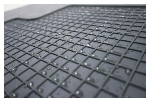 Mercedes CLA Serisi W118 2018-2024 Siyah Lastik Paspas