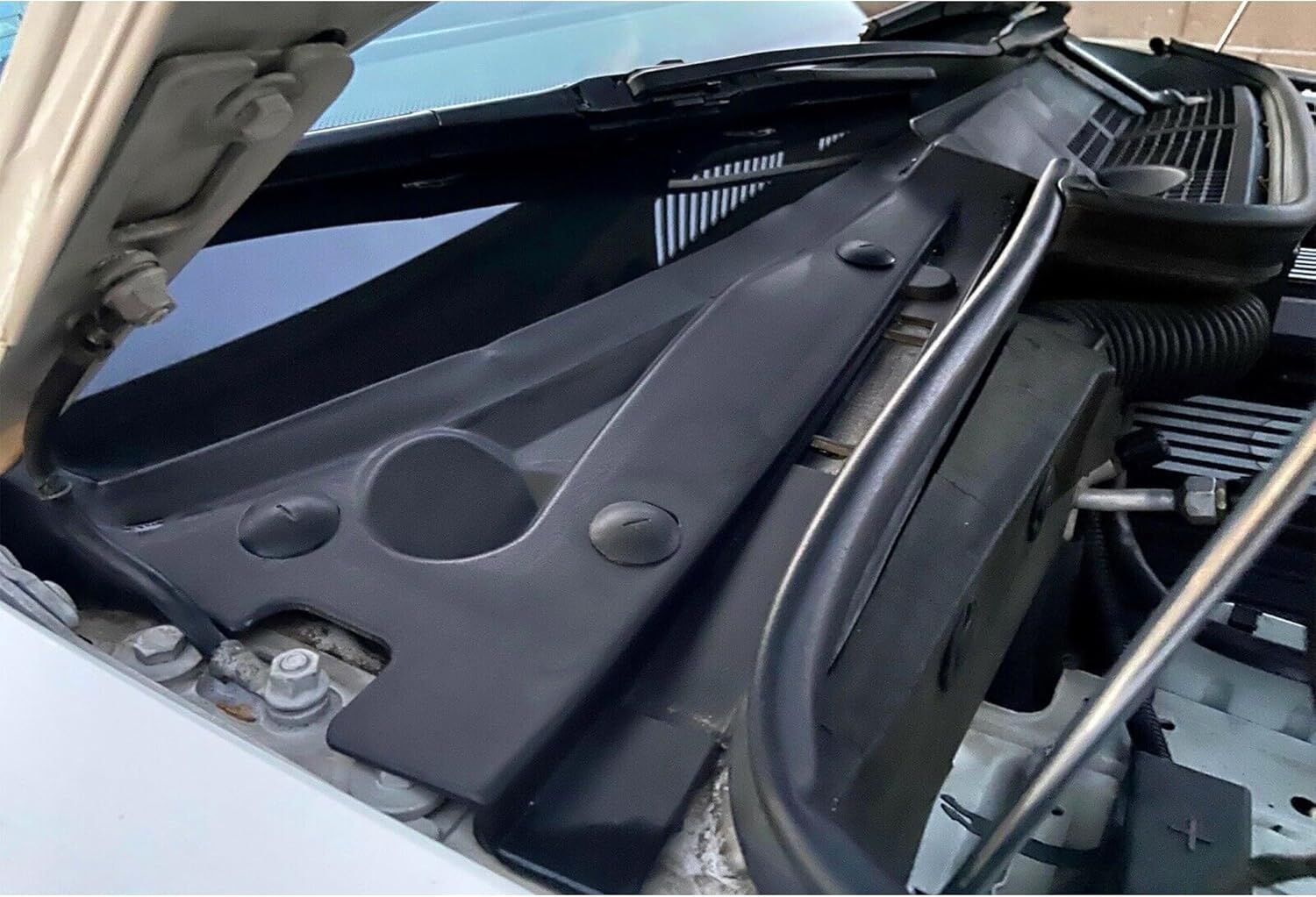 BMW E36 Coupe Window Lower Trim - BMW 51711977677