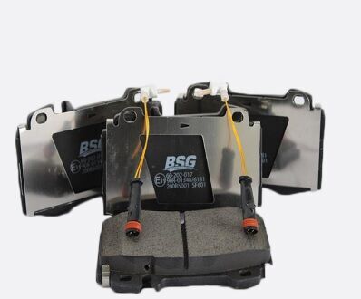 Mercedes C-Class W203 Front Brake Pad Set | BSG