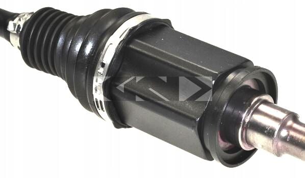 BMW 5 Series F10 xDrive Front Right Axle Shaft | GKN