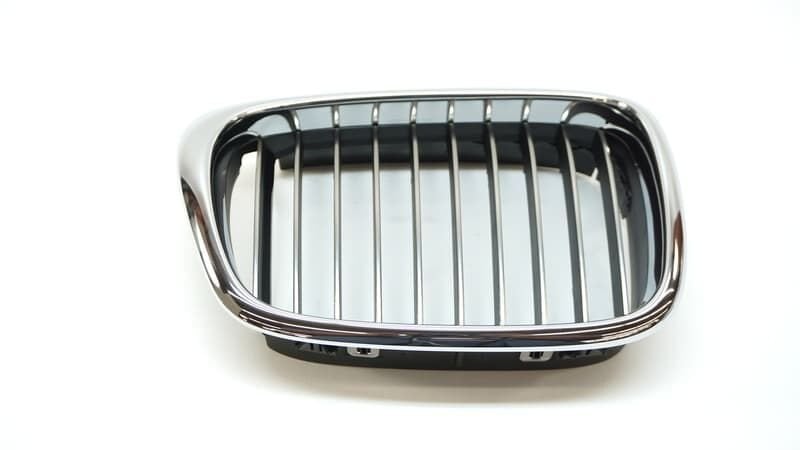 BMW 5 Series E39 Right Grille 2001-03 | IMPORT