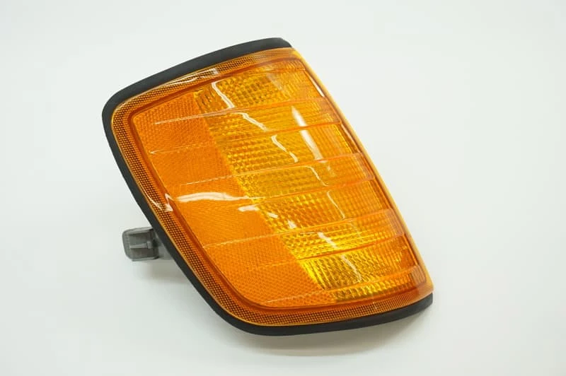 Mercedes E Series W124 Yellow Turn Signal Set | TVA124 826 08 43