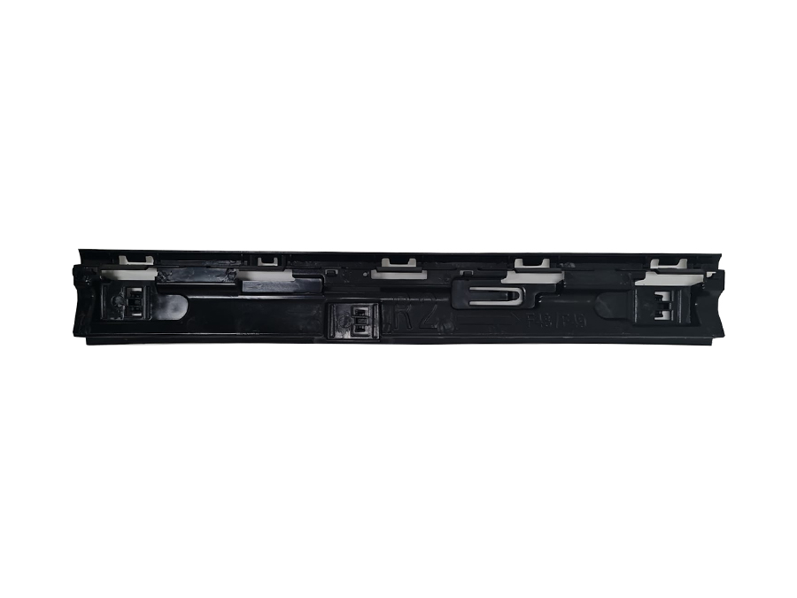 BMW X1 F48 Marşpiye Braketi Ön İç Sağ | WENDER BA51777332330